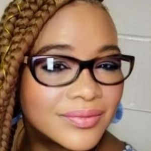 Meet your Posher, Hyacinth